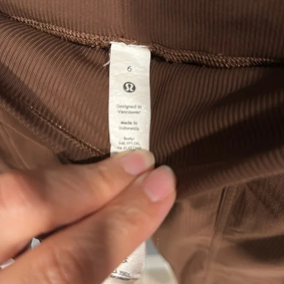 lululemon athletica Women's Dance Studio Mid-Rise Cropped Pants in Java - Size 6